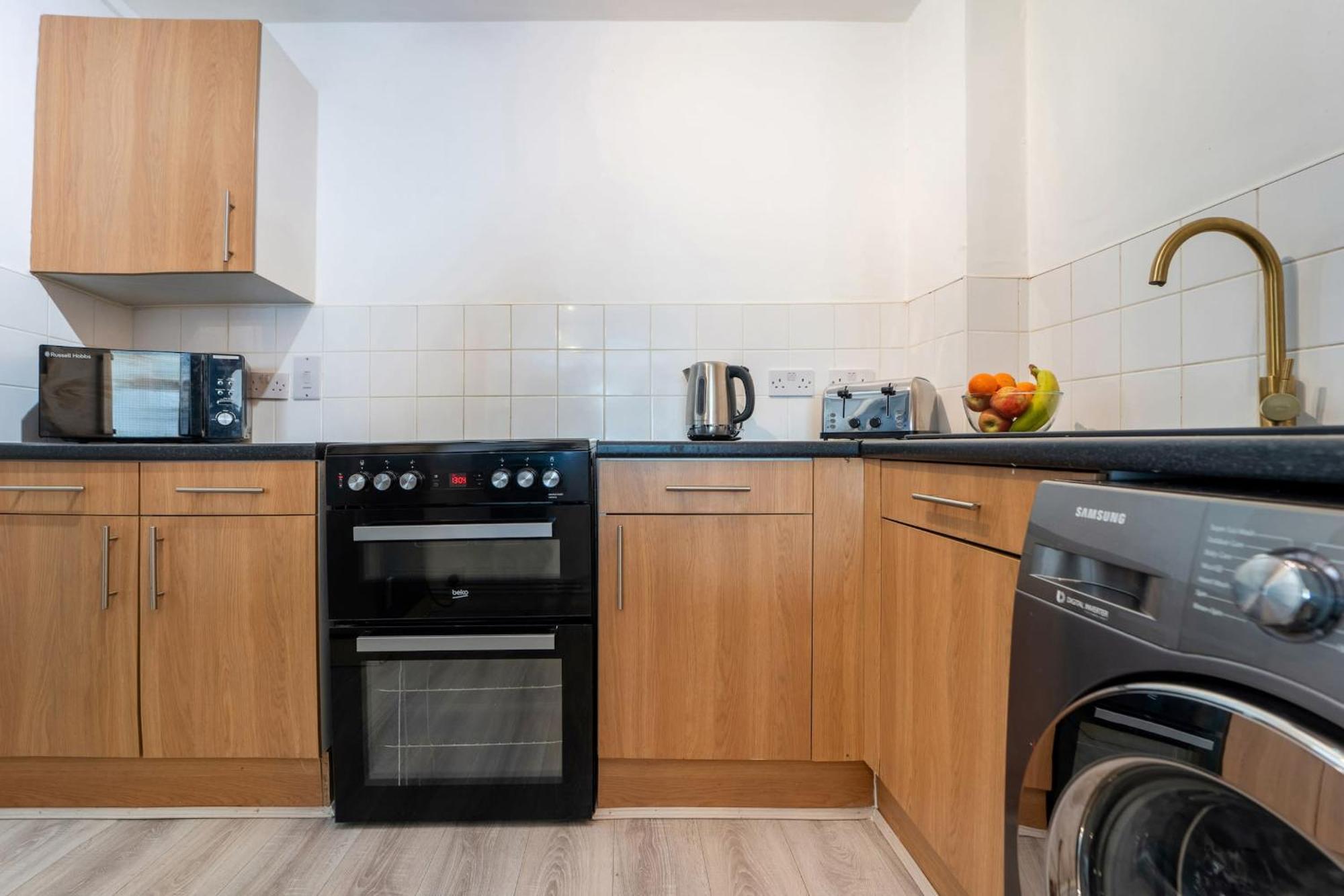 Fitzrovia - 1br With Balcony Near Soho - Cityapartmentstay Лондон