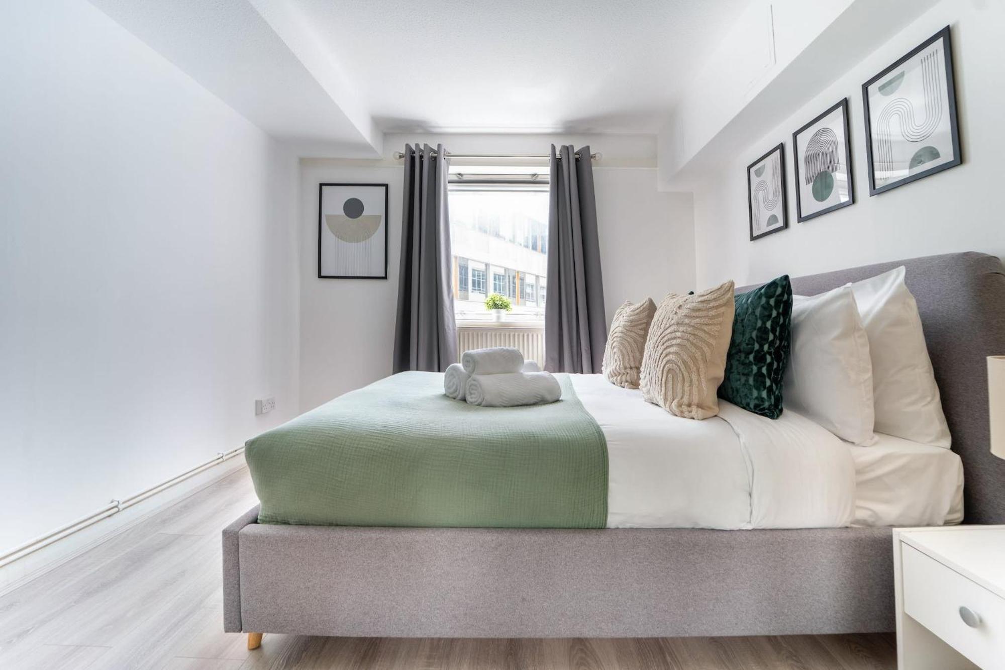 Fitzrovia - 1br With Balcony Near Soho - Cityapartmentstay Лондон