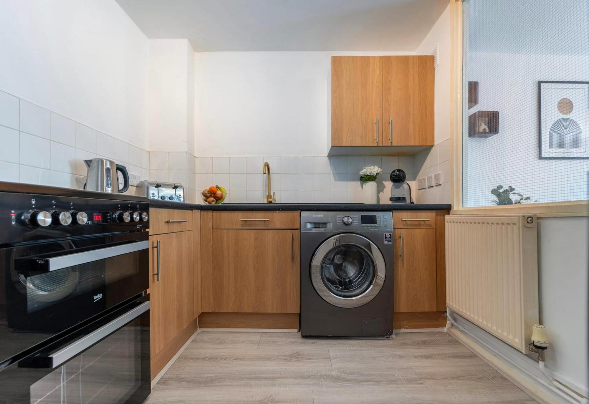Fitzrovia - 1br With Balcony Near Soho - Cityapartmentstay Лондон